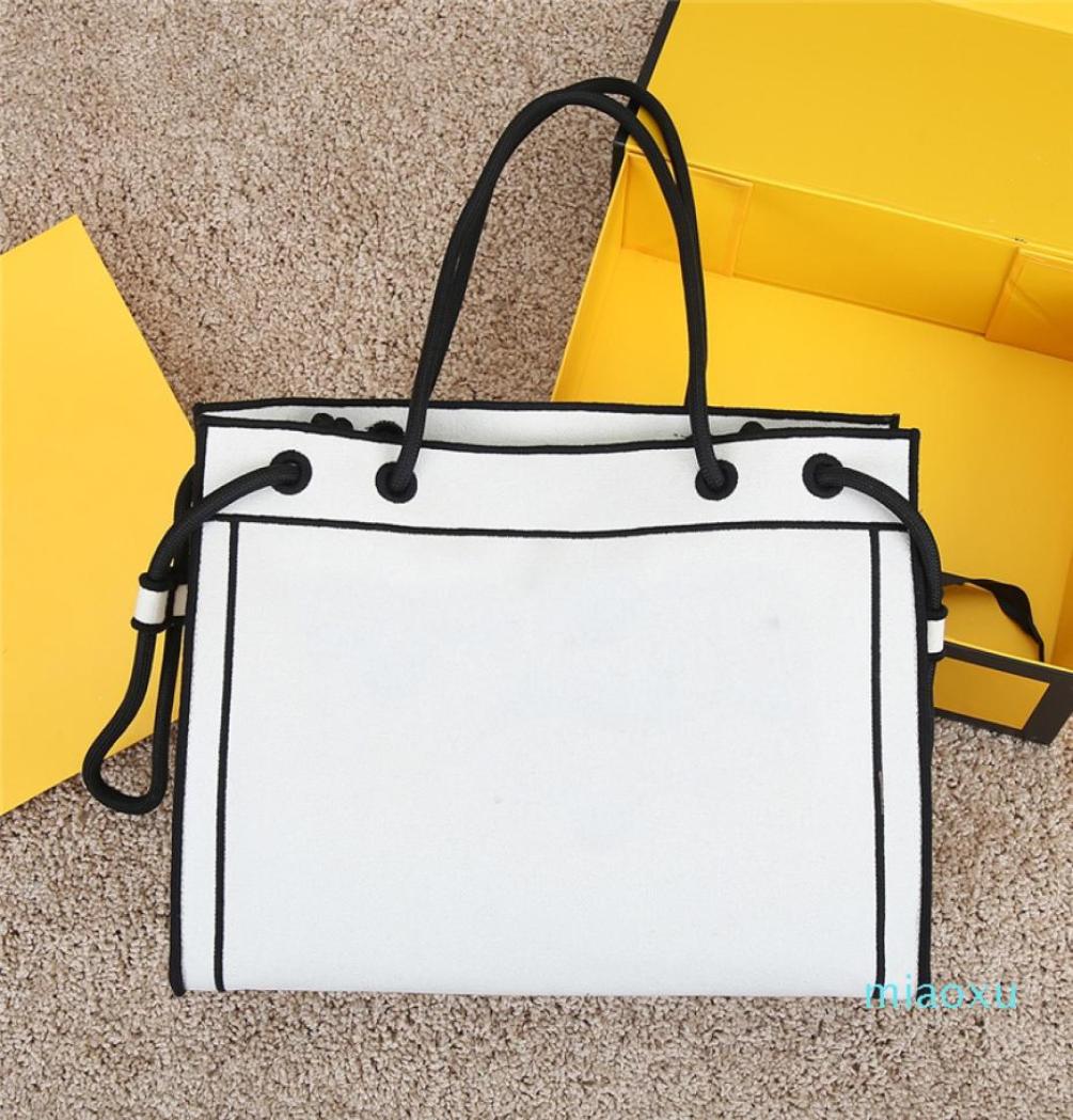 

2020 Fashion Luxurys Designs Bags Large Capacity Premium Fabric Handbag Fashion Classic Ladies Bag6546251, Sky blue