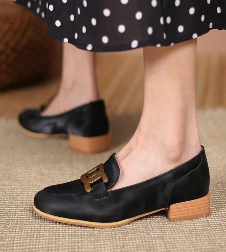 

Women Flat Dress Shoes Authentic Cowhide Metal Buckle Ladies Leather Mules Lazy Shallow Round Toe Low Heel Casual Large Size 41 428021692, Black