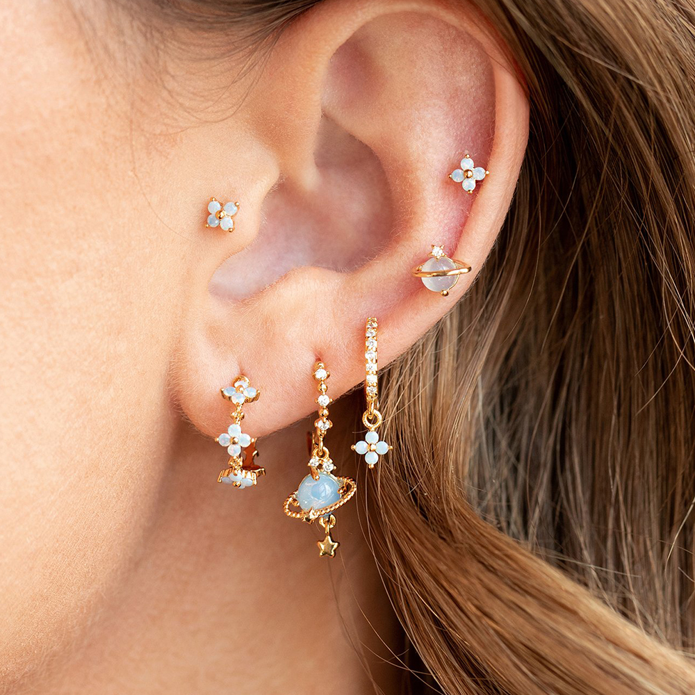 

Fashion Crystal Zirconia Blue Flower Small Hoop Earrings For Women Stainless Steel Pendant Cartilage Earrings Piercing Jewelry