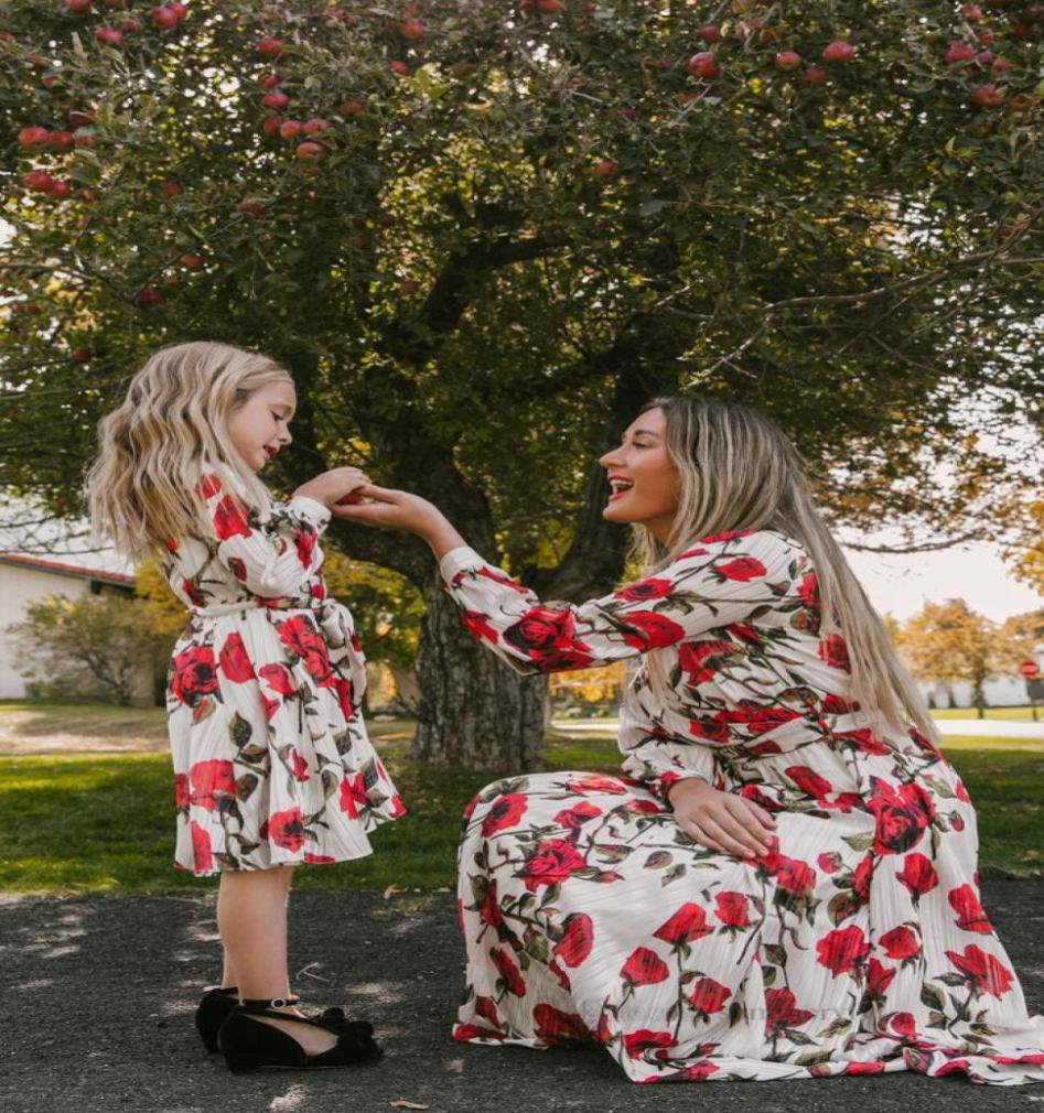 

Family matching outfits girls flowers printed long sleeve dress mother rose big hem dresses mommy and me match clothing A74119305252, Red