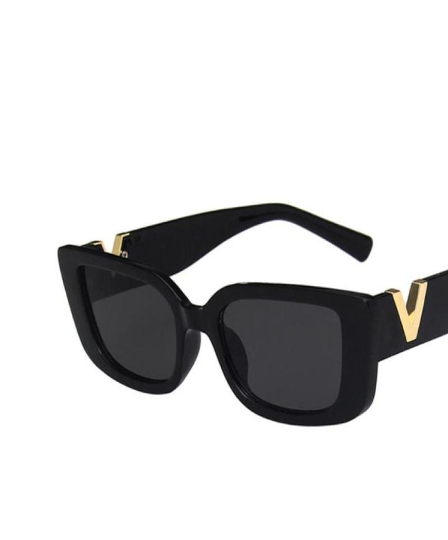

Sunglasses Vintage Black Rectangle Women Unique V Groove Sun Glasses Female Gradient Clear Mirror1684366