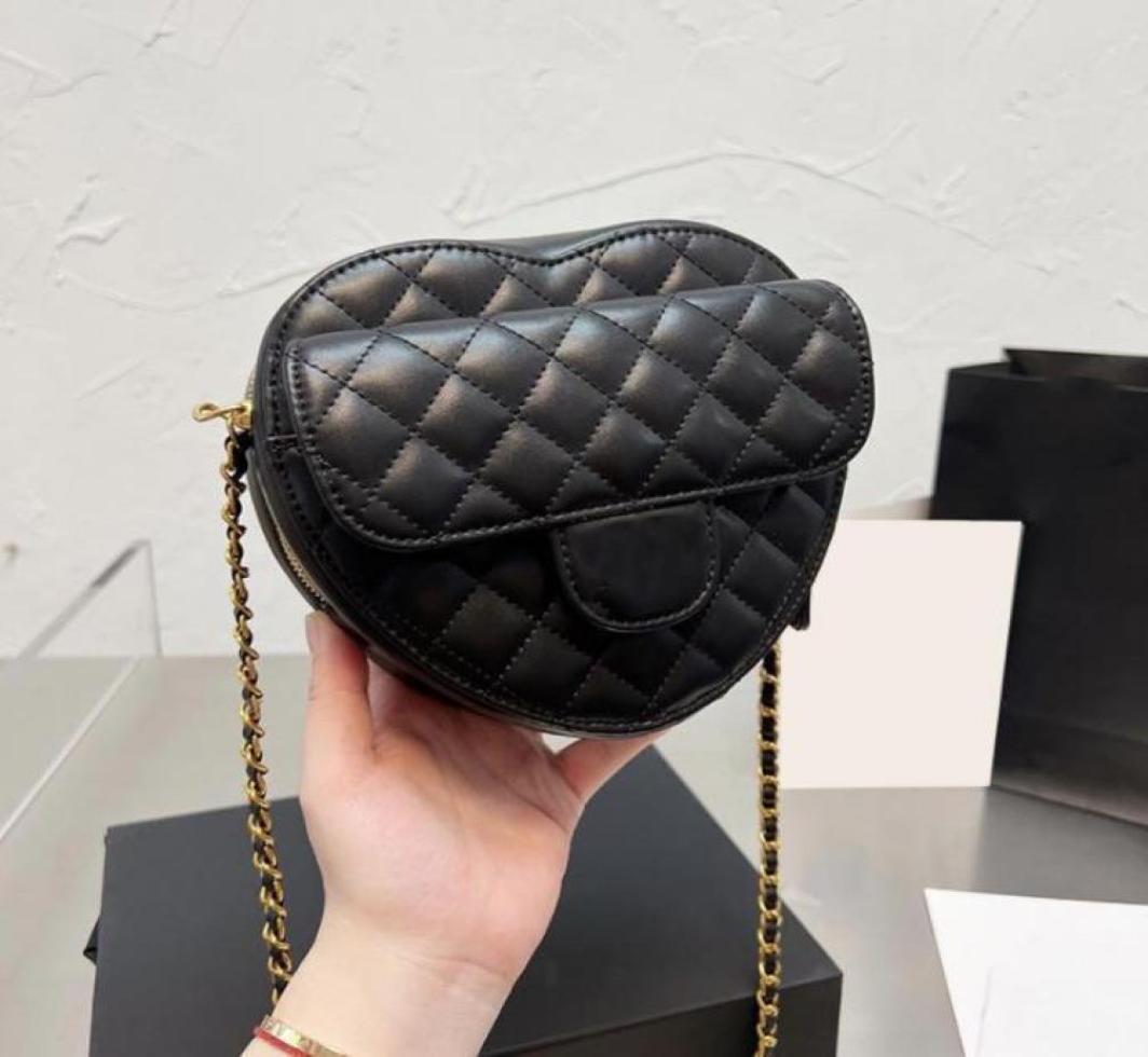 

22Ss France Designer Heart Love Style Bags Quilted Matelasse Chain Crossbody Shoulder Gold Hardware Mini Outdoor Sacoche Cute Cosm2569038, Black