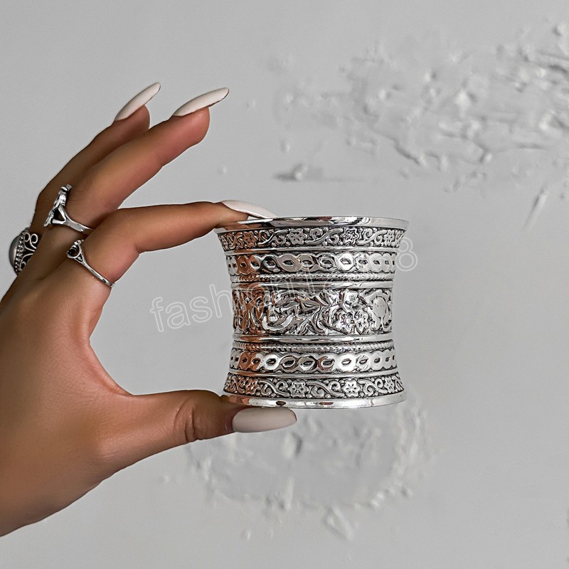 

Exaggerated Large Flower Open Cuff Bracelets for Women Retro Wide Africa Bangle Bracelet Fashion Jewelry on Hand Decoration