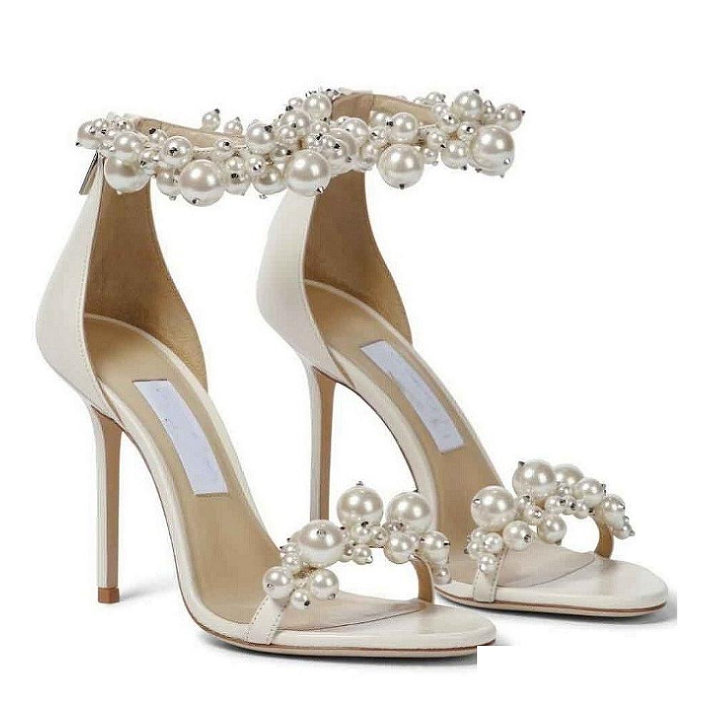 

Athletic Outdoor Women Designer Luxury Sandals Shoes Maisel Pearls Embellished Leather Lady High Heels Nude Black White Top Brands Dhzjv