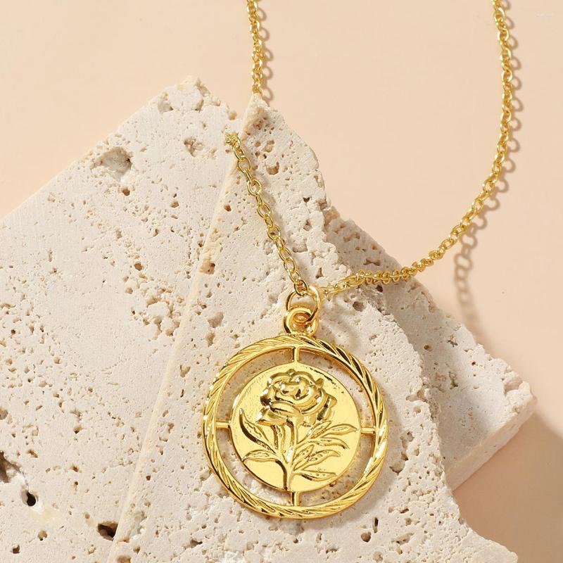 

Pendant Necklaces European And American Fashion Rose Flower Necklace Retro Style Collar Chain For Ladies