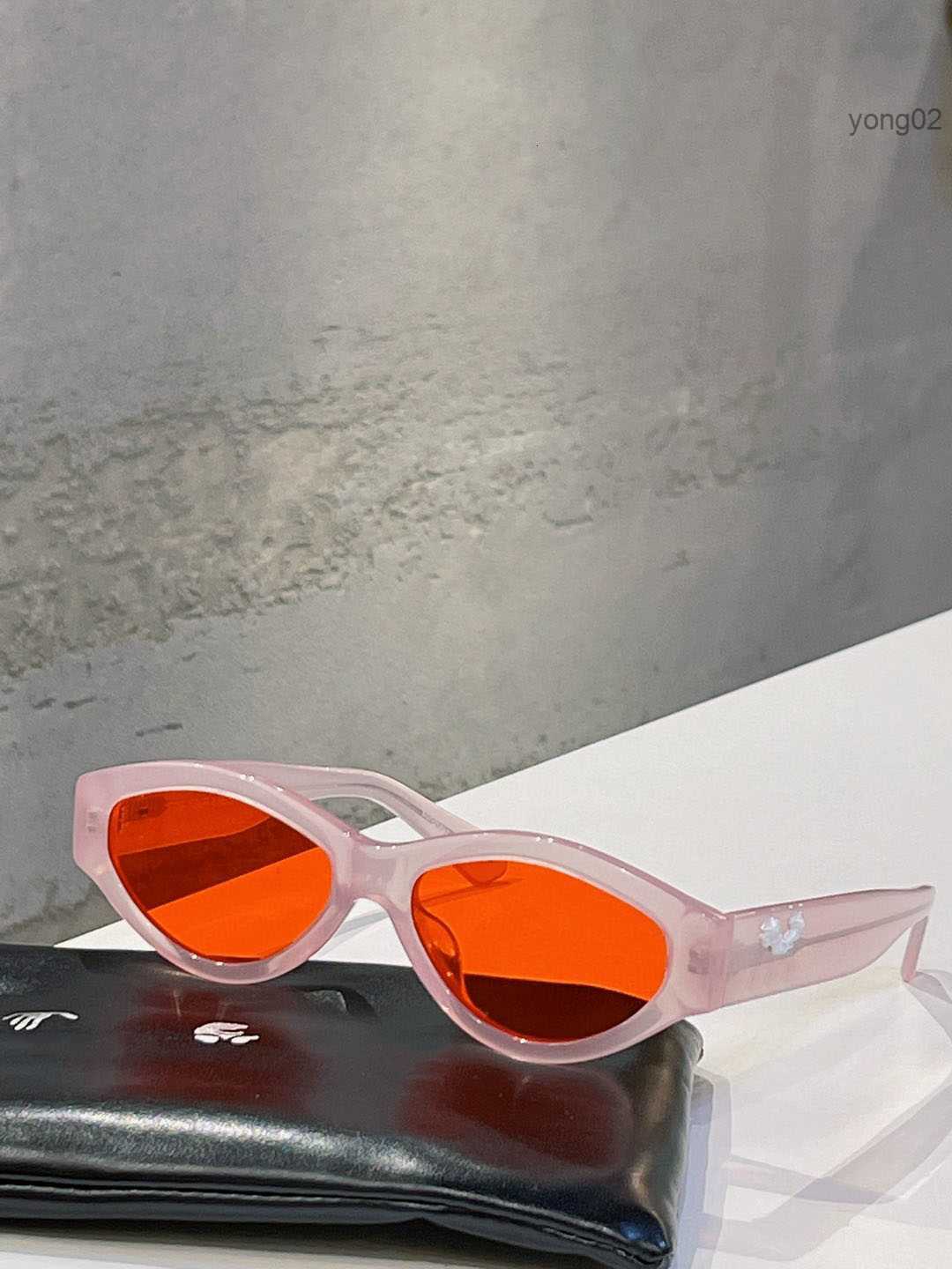 

Adita OFF HU4002 Top Original high quality Designer Sunglasses for men famous fashionable Classic retro luxury brand eyeglass fashion design women uv400 glasses