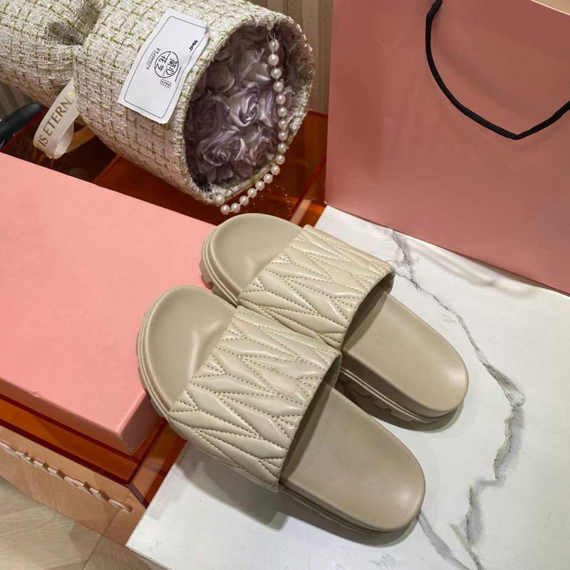 

Fashion Summer Women Sandals Slippers Casual Pool Fun Flats Slip Matelasse Sliders Slip-On Italy Classic Onyx Resin Platforms Designer Novelty Flip Flops Box EU 35-40, #2