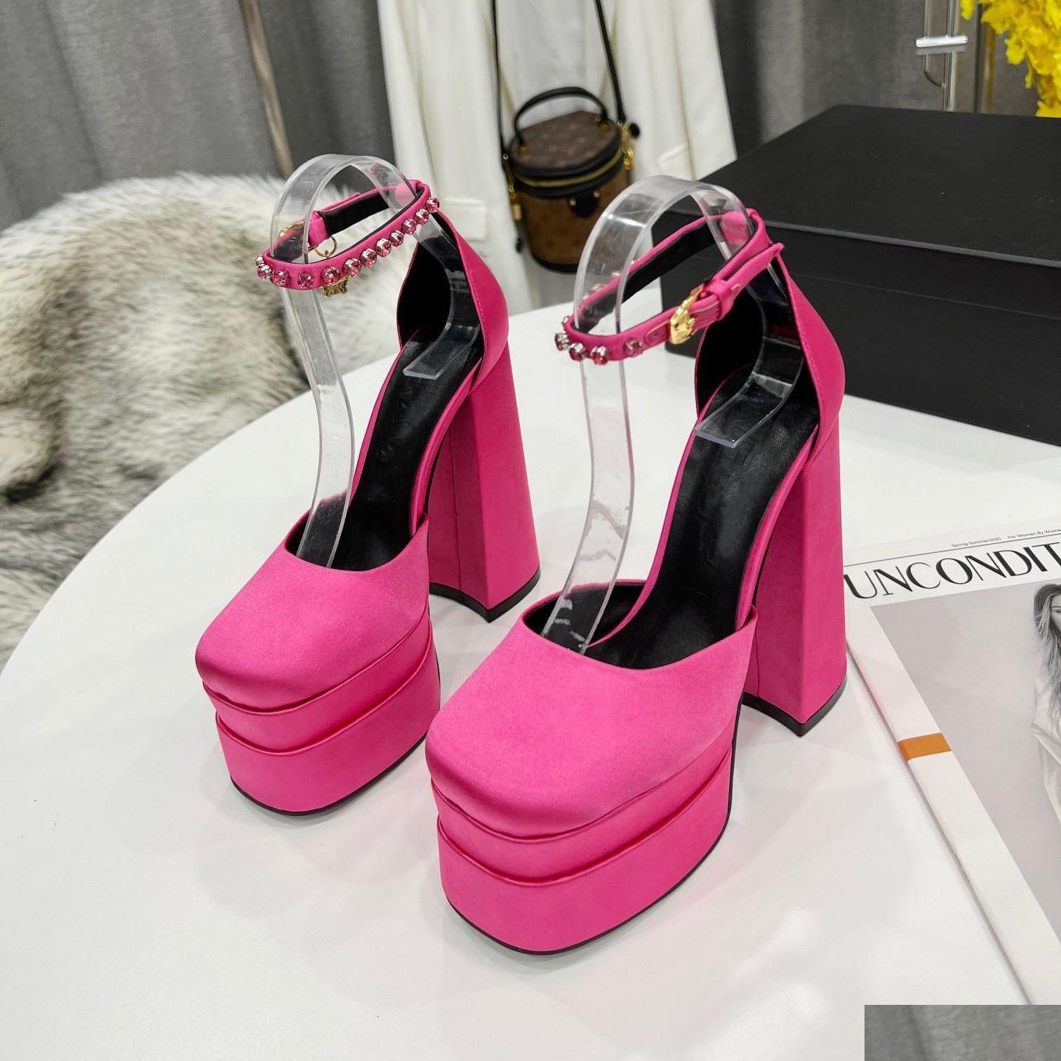 

Athletic Outdoor Designer Itas Sandals Waterproof Platform High Heel Pumps Personalized Rhinestone Satin Catwalk Thick Silk Ankle Dh0Ny