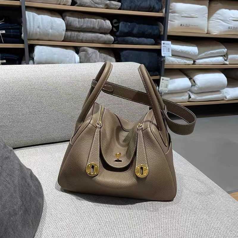 

Women Handbag Lindys 2022 New Aijia Lindi Bag Underarm Bag Women's Bag Pure Leather One Shoulder Large Capacity Handbag Doctor Bag, Camel