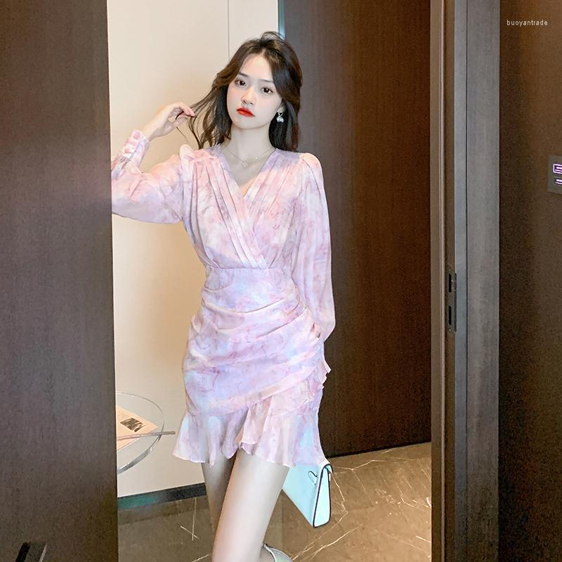 

Casual Dresses 2023 Autumn Dress Women French Style Gentle Breeze Charming Thin V-neck Long Sleeve Chiffon Fishtail Skirt, Light white