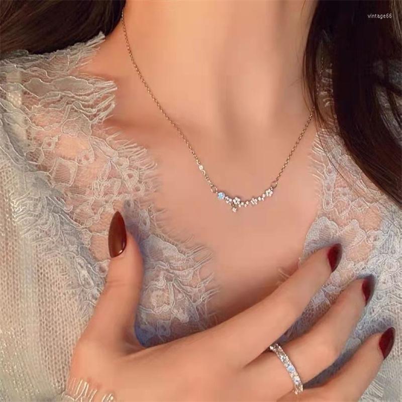 

Pendant Necklaces Net-red Super Sparkling Zircon Flower Necklace For Women's Light Luxury And Small Style Ins Short Collar Chain