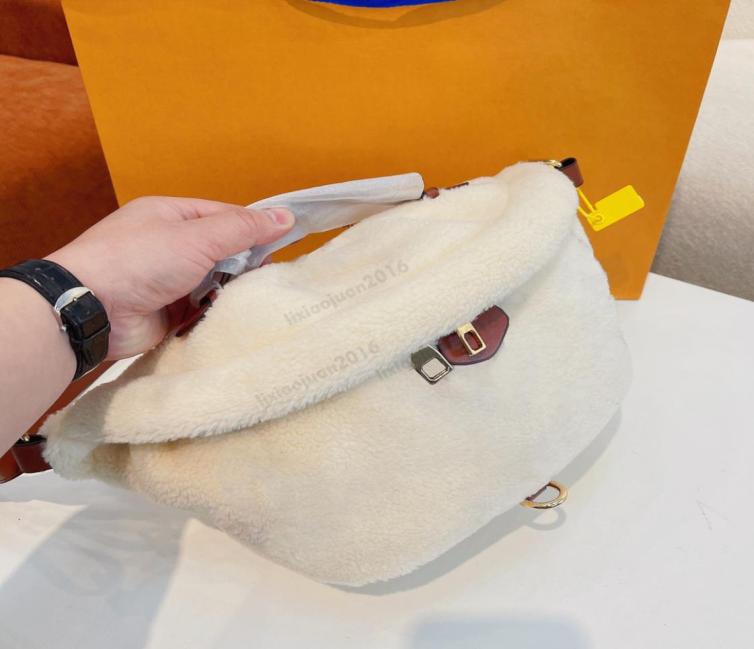 

Original Hardware Soft Plush Bag Genuine Teddy Men Chest Bumbag Designers Crossbody Bags Purse Letter Tedy Luxurys Lambswool 30101778875, Khaki