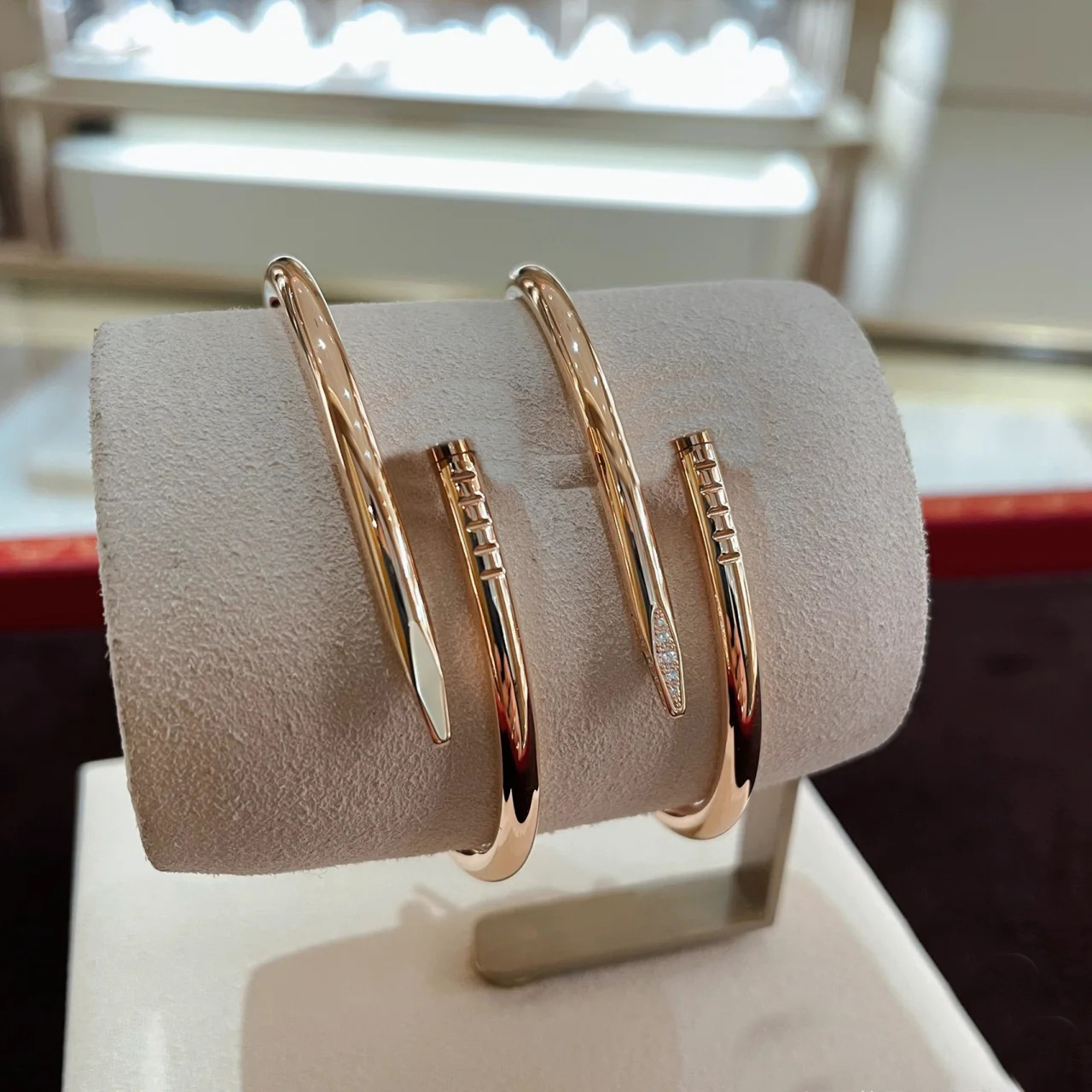 

Love womens bracelet stainless steel couple Bangle fashion jewelry Valentine's day gift for men and women