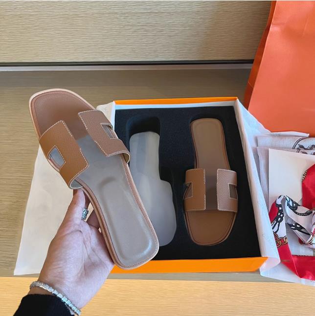 

Best 526 Quality Genuine Designer H Slippers Leather Same Style for Women's Summer Outwear Leisure Vacation Beach Slippers Spring Flat Shoes Size34-42 Full sfews, A+