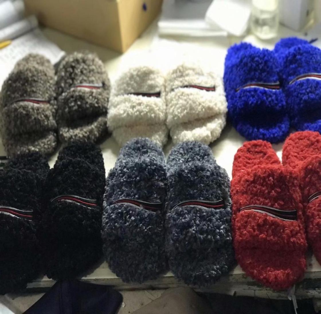 

Brand Wool Slippers Women Furry Slides Black Faux Wools Leather Sandals Designer Luxury Embroidered Slipper Autumn Winter Soft Sli7209845, Pink