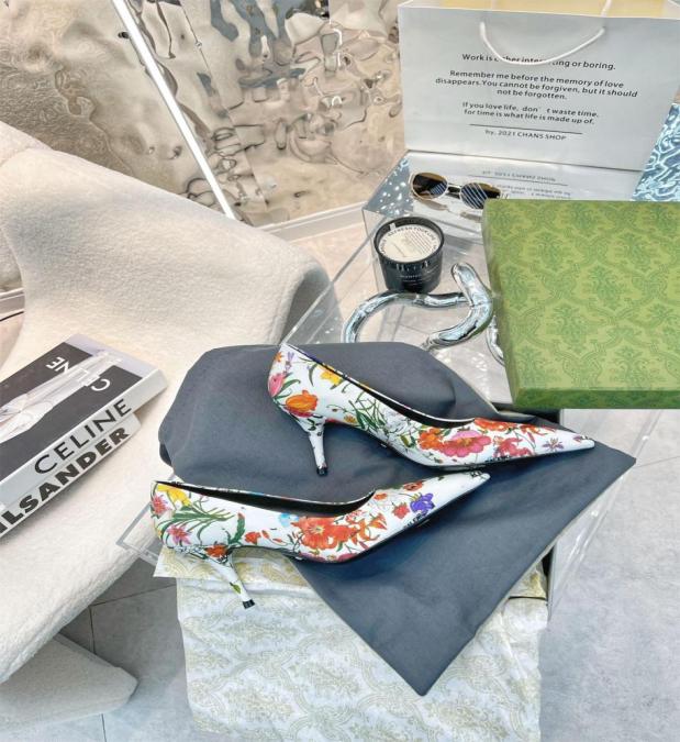 

2022 Flower high heel sandals luxury designer dress shoes style women039s stiletto 8CM leather pointed toe striped single shoes3702614, Red