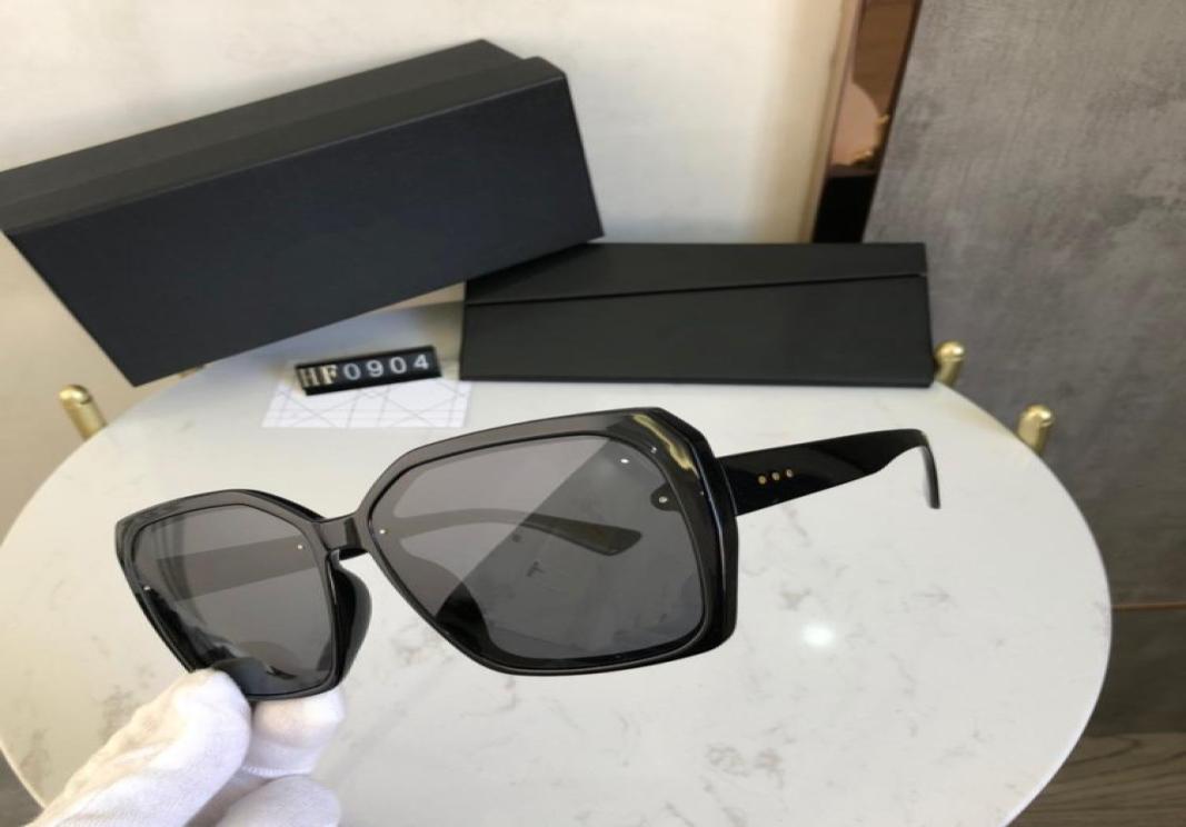 

Sunglasses for woman designer sunglasses man Classic Eyeglasses Goggle Outdoor Beach Sun Glasses 7 Color Optional Good Quality wit7709303