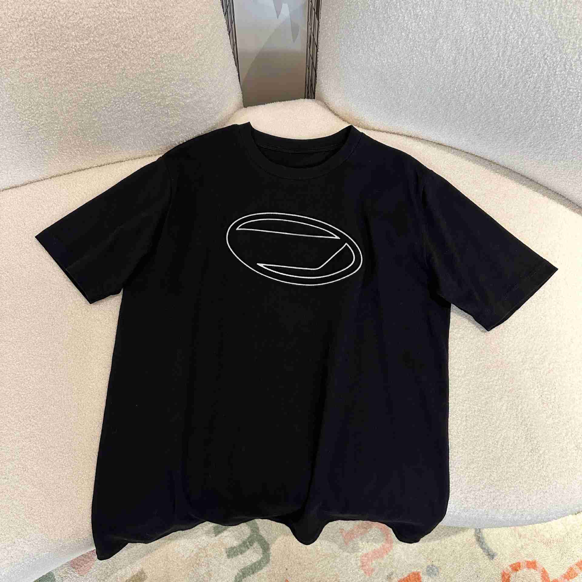 

Designer Luxury Brand Diesels T-shirt Spring Summer New Small Market Minimalist Letter Short Sleeve Stereoscopic Pure Cotton Round Neck Couple for Women, Black2