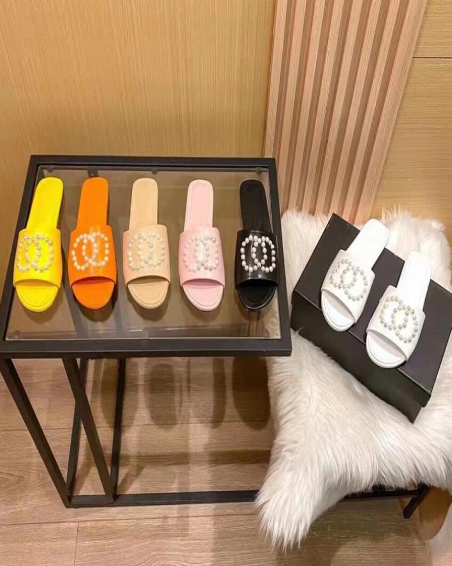 

2022 Designer High Quality Women Shoes Pearl Fashion Dermis Sandal Summer Outdoor Flat Sandal Polychrome Waterproof One Word Slipp5910029, Black