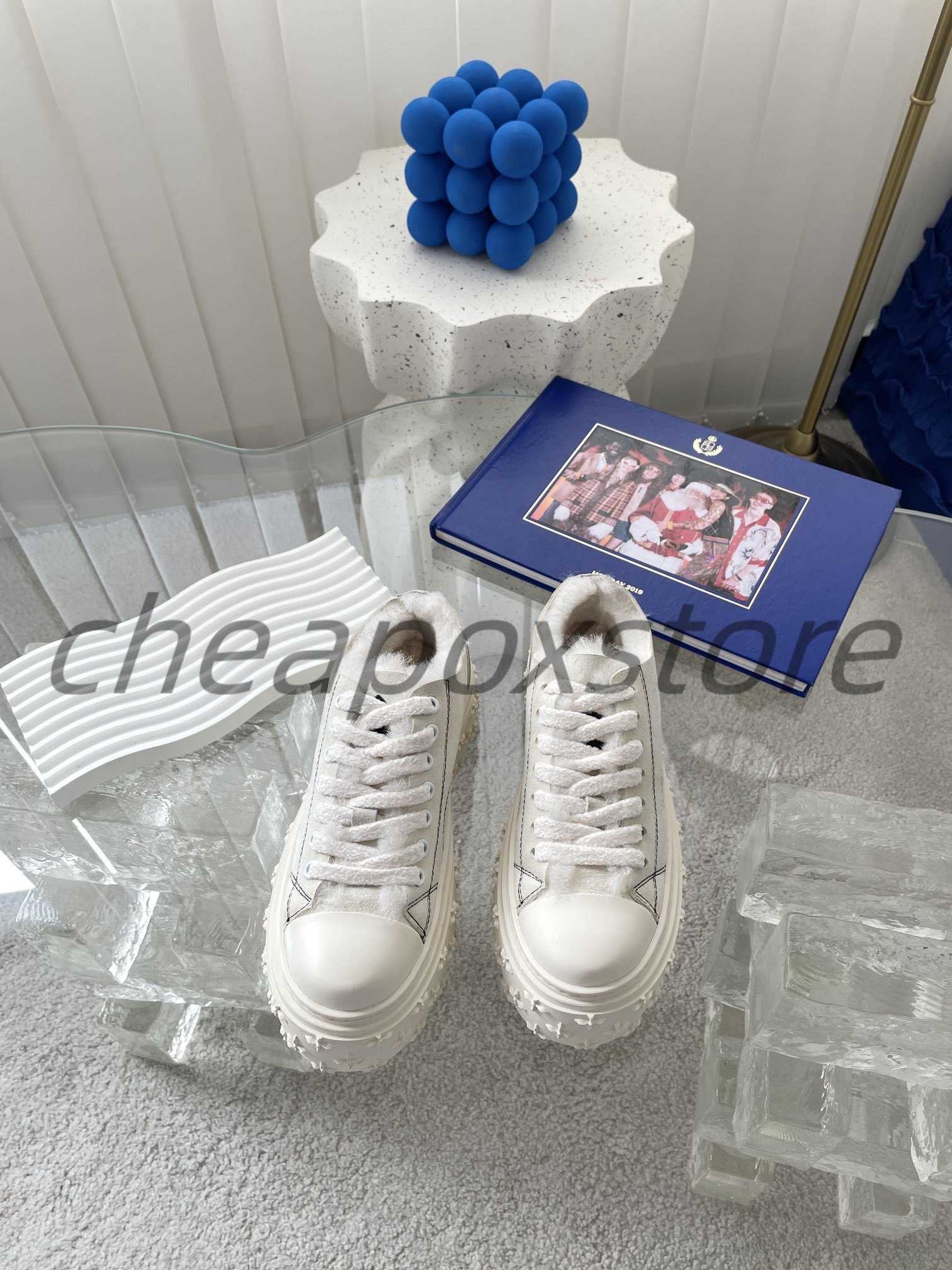 

Casual Shoes Designer Sneaker Men Women Shoe Strawberry Wave Mouth Tiger Web PrintTrainer Man Woman Variety of Styles shoes, Grey