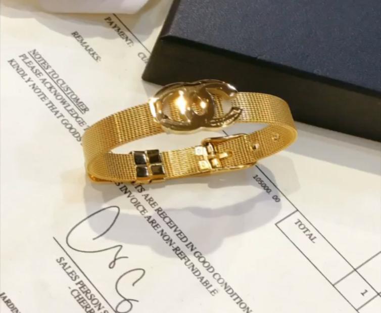 

Top Quality 100 Stainless Steel Charm Bracelets for Mens Womens Designer Extravagant Brand Double Letter Gold Plated Bangle Fashi9770410