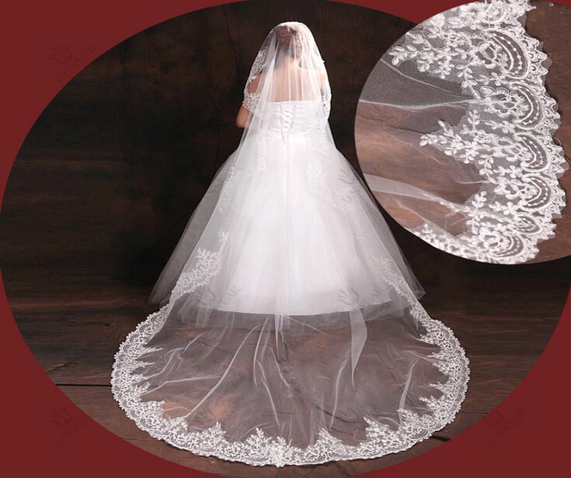 

Cheap Luxury Bridal Veils Three Meters Long Vintage Wedding Veils Real Image Lace Applique Crystal Cathedral 1977543, White