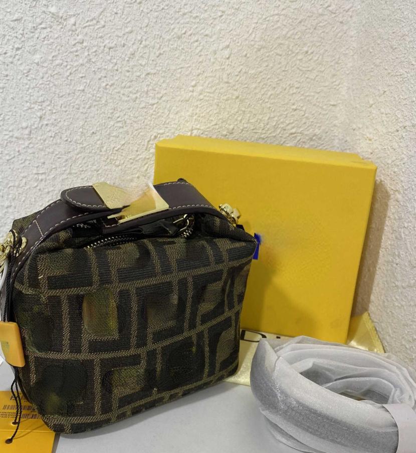 

Vintage pillow Mini Bag classic old flower lunch box bag women039s one shoulder portable5983047, Brown