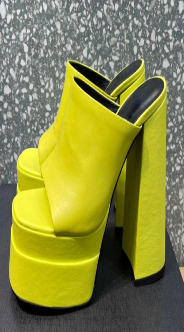 

2022 sandals waterproof platform high heel personalized Leather catwalk design thick heel7203722, Black