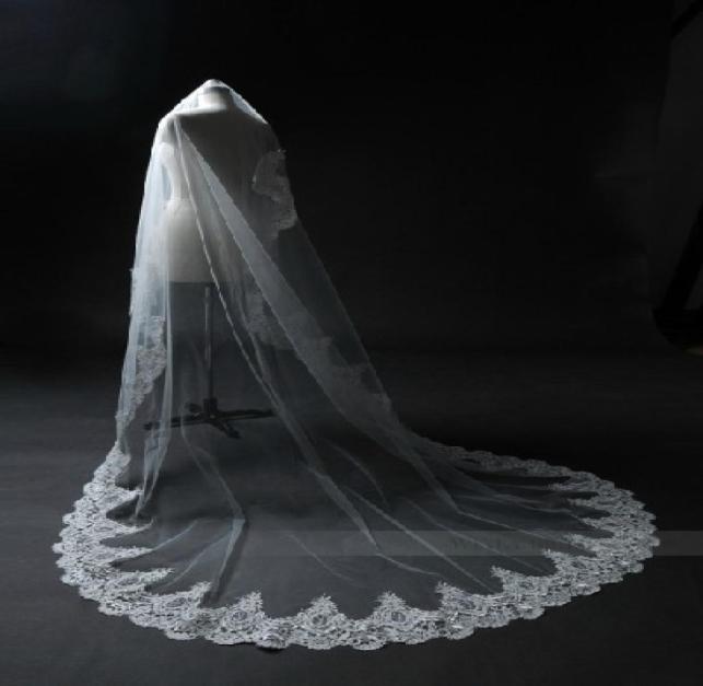 

Elegant whiteIvory Long Bridal Veil Tulle Lace Appliques Wedding Veil For Church 2021 New Arrival2101346, Ivory