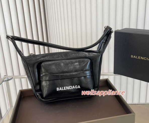 

High quality travel handbag bags soft sheep leather handbags Luxury designewallet womens Cross body bag Hobo Evening Bag purses, Color red(gold logo)