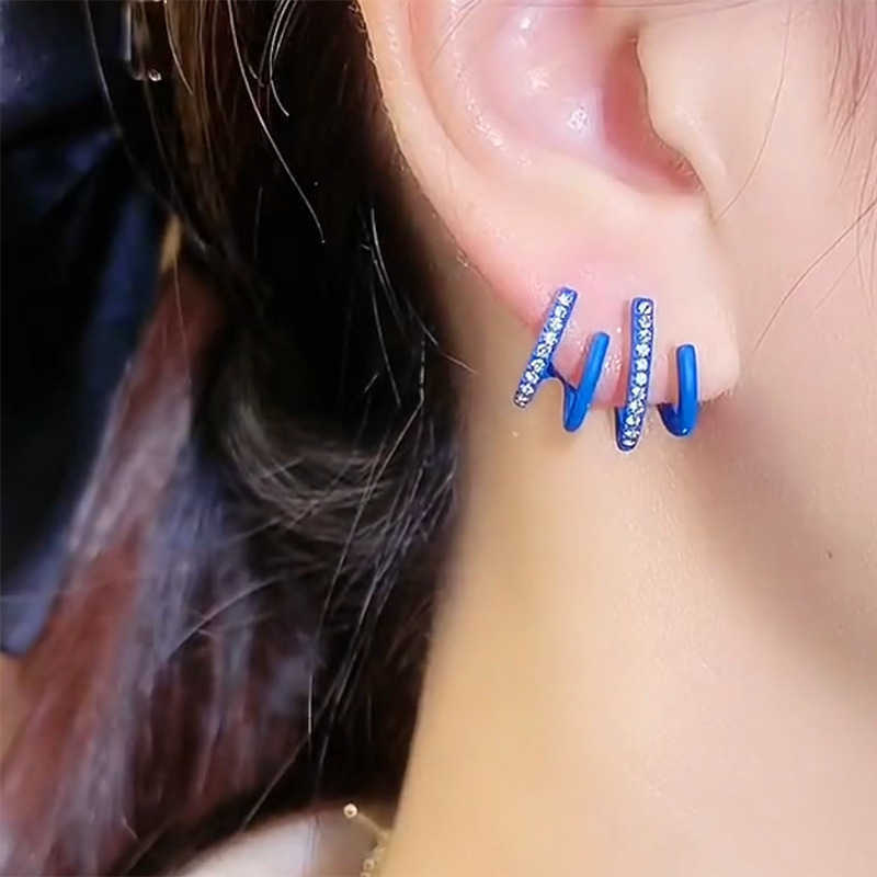 

Pendant Necklaces Charm LATS Klein Blue Earrings Niche Design Fashion Four Grab Ear Row Stud Earrings for Women 2022 Personality Fashion Jewelry AA230526