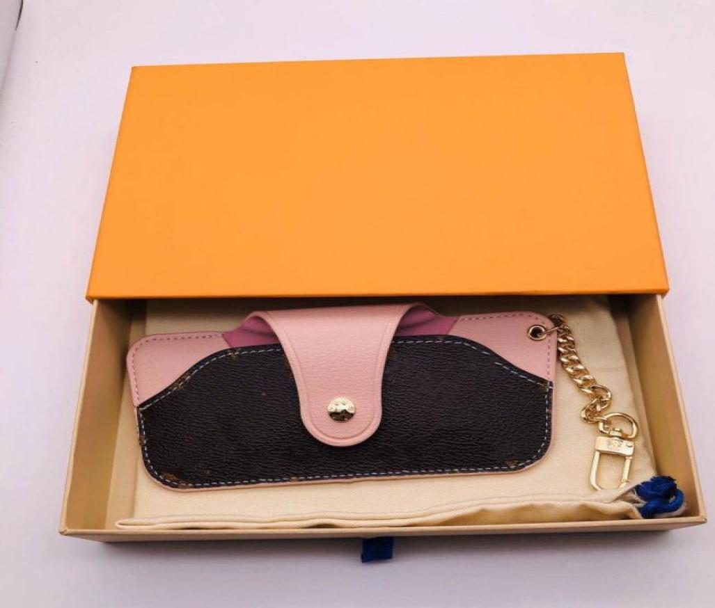 

Top Luxury Designer Keychain Leather Letter Alloy Glasses Case Carabiner Keychains for Lover Sunglasses Case Supply7589391