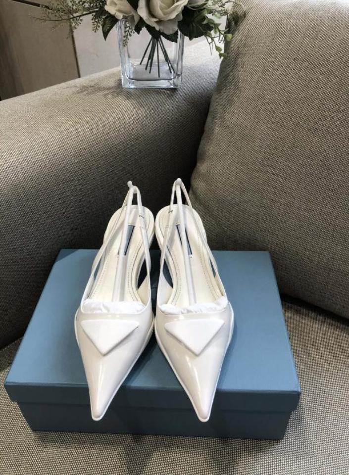 

SpringSummer 2021 Low Heel Sandal Triangle Pointed toe for women Made of open beaded fabric with sheepskin lining2245228, Red