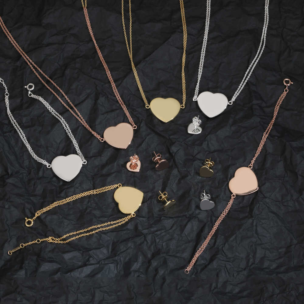 

Pendant Necklaces woman heartshaped bracelet light luxury new fashion European and American style jewelry free delivery AA230526