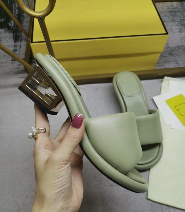 

2023 Summer New Broadband Sandals in Sheepskin Fabric with Sculpture Heel Metal F Baguette Pattern, Sizes 35-42 with Box