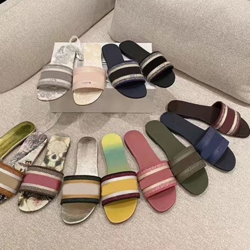 

Sandals women's 2023 summer new one-word open-toed casual vacation all-match fashion color matching printing embroidery letters flat beach XL ladies slippers, Brick red