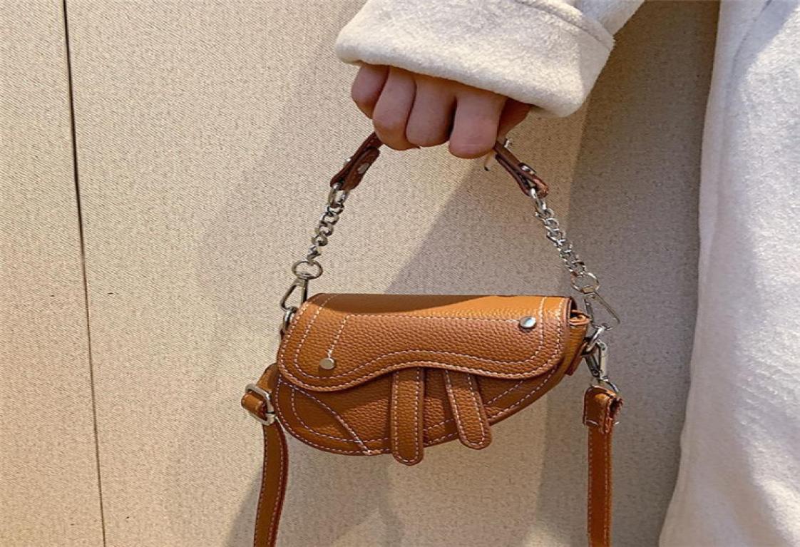 

Handbag Saddles bag High quality with Strap Designer Bag backpacks Tote Wallet magnetic Metal pendant Purses Top Shoulder bags chi6865355, Brown