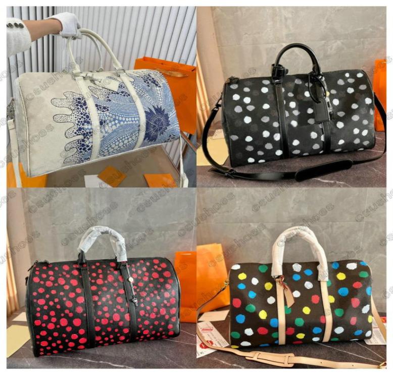 

Keep 45 Travel Bag Luggage X Yayoi Kusama Mens Designer Bag PSYCHEDELIC FLOWERS Embossed PAINTED DOTS Large Capacity Shoulder Bags9154462, Sky blue