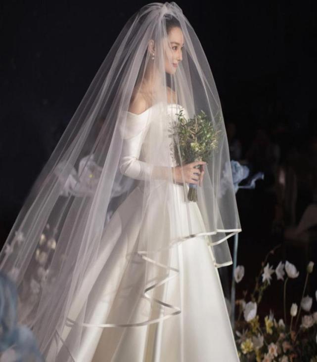 

Bridal Veils Super Long 6 Meters Double Layer Simple Satin Ribbon Edge 3m Width Veil Headpiece Wedding Accessoires3064556, Champagne