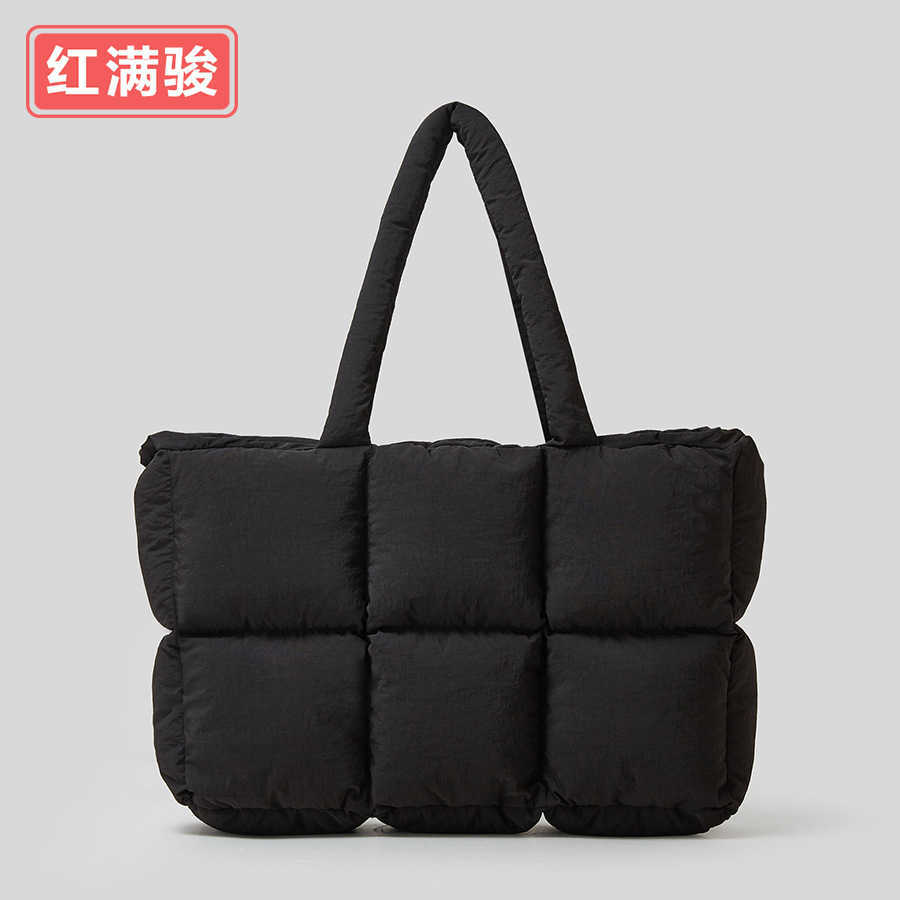

2023 New Soft Down Handbag Women's Cotton Coat Bag Filled with Cotton Tote Bag Space Cotton Bag Fashion One Shoulder Warmth 230527, Black12