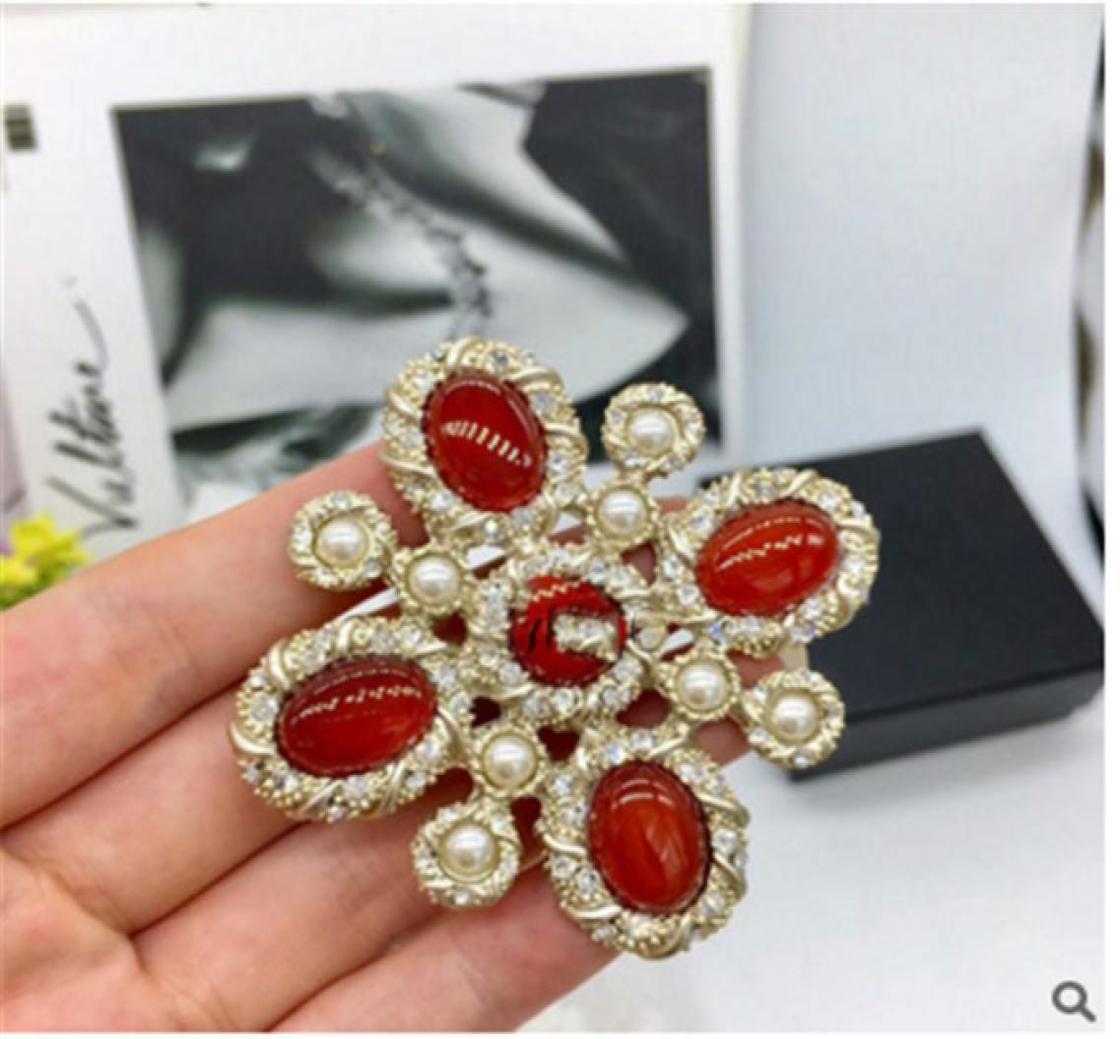 

Fashion brand designer039s large brooch diamond agate clothing accessories brooch genuine gold plating jewelry6806518