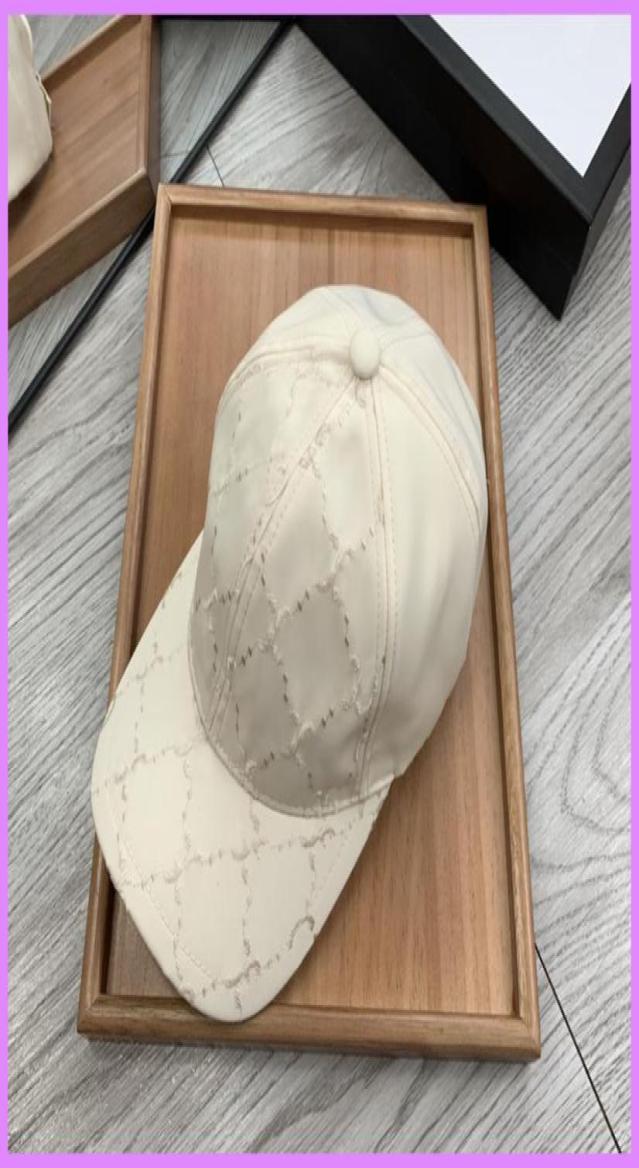 

Nylon Embroidery Designer Baseball Cap For Men Casquette Womens Fitted Hat White And Black Fashion Casual Designer Sun Hats Caps D5980192