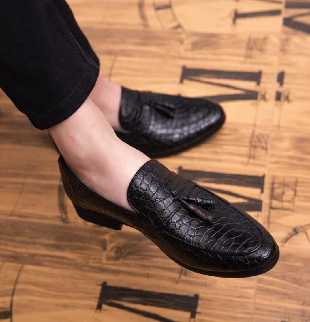 

men loafers genuine leather shoes outdoor fashion driving shoes italian tassel loafers moccasins men slip on flats shoes for men8157219, Red