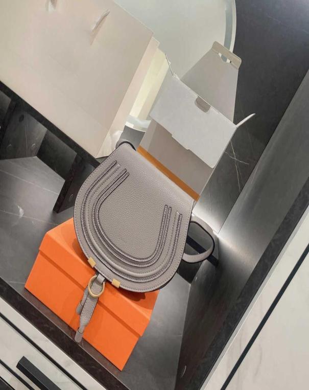 

2022 classic luxury Messenger bags whole Designers Women High Quality Genuine Cowskin Leather Cloe Mini Marcie Shoulder Saddl 9564234, Peach