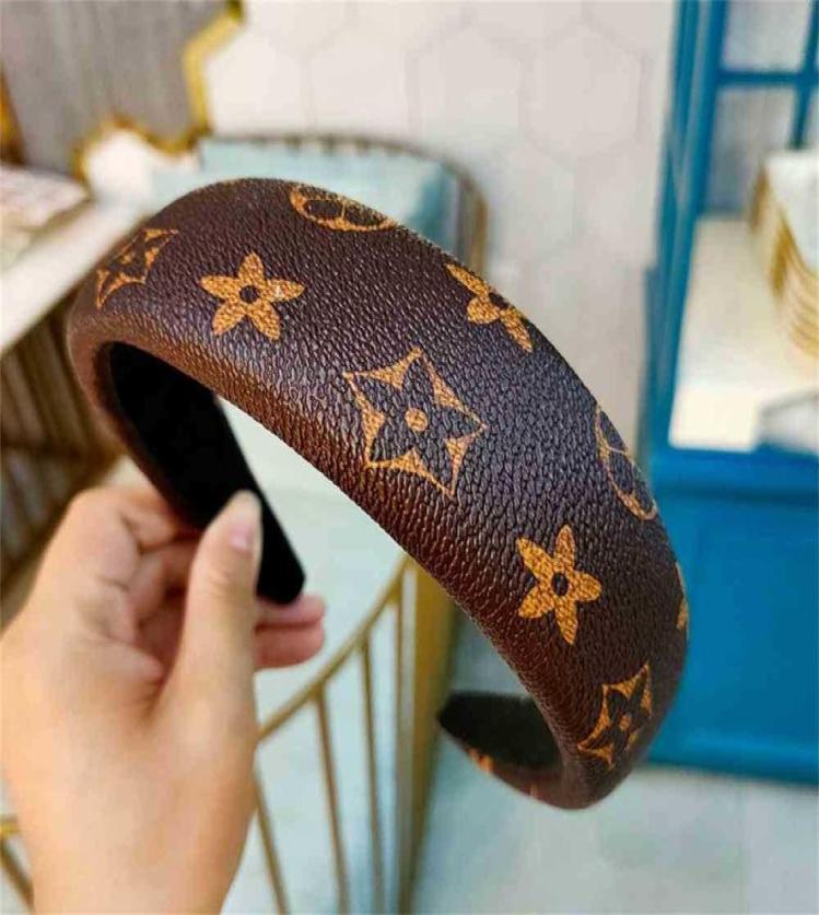 

Headband Hair Hoop Leather Color Print Lattice Head Hoop Hair Band Ornament Simple Face Washing Pressure Luxury Designer Sports Fi8438600, Gray