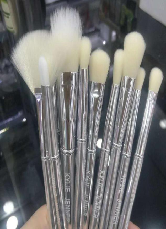 

Silver Tube Brush 16pcs set Makeup Brushe Jenner Silver Tube Brush 16pcs set with bag Makeup Brushes for Valentine039s Day Gift1549009
