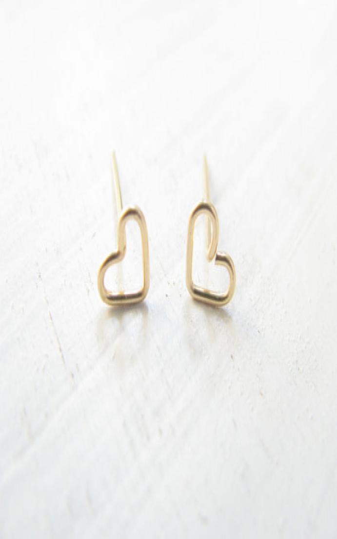 

10Pairs S026 Gold Silver Tiny Line Hollow Out Heart Studs Earrings Simple Wire Wrapped open Love Heart stud earrings jewelry8857724