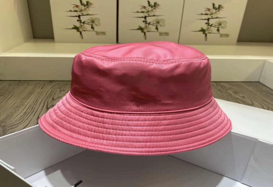 

6 color brand designer Cloch Unisex Stingy Brim Hats Breathable Casual Fitted Bucket Hat Fashion luxury Fisherman Beach Visor Fold5484618, Red