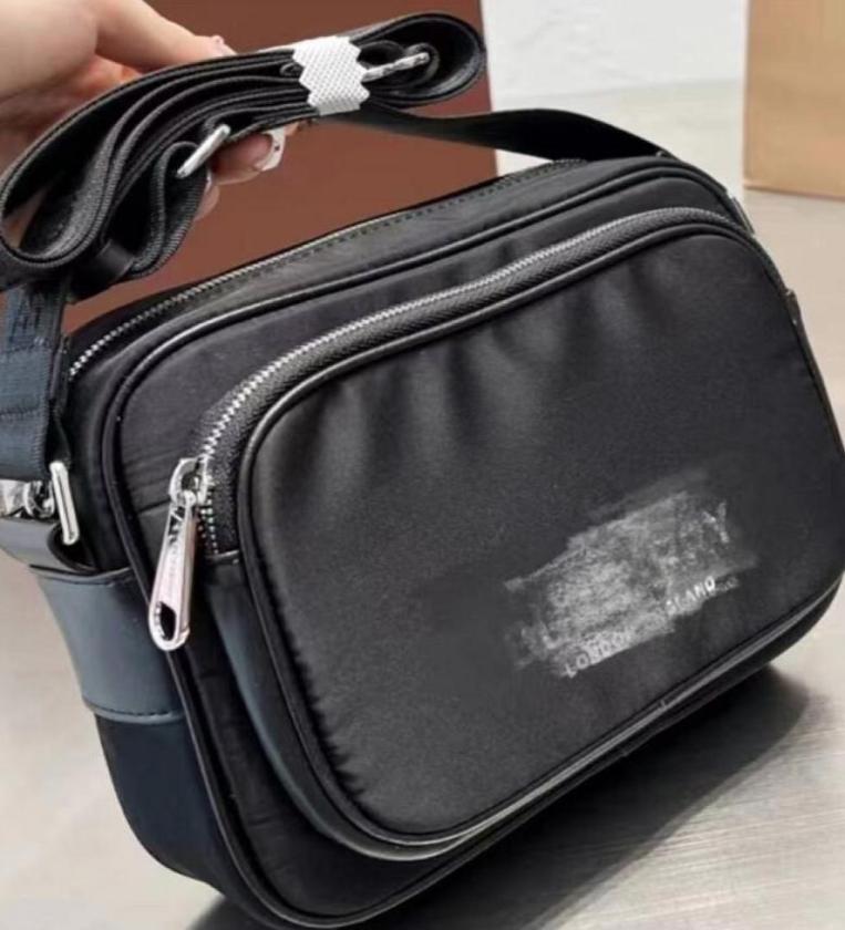 

2024 classic luxury bag canvas men039s shoulder bag quality handbag size 22cm 16cm3749532, Black