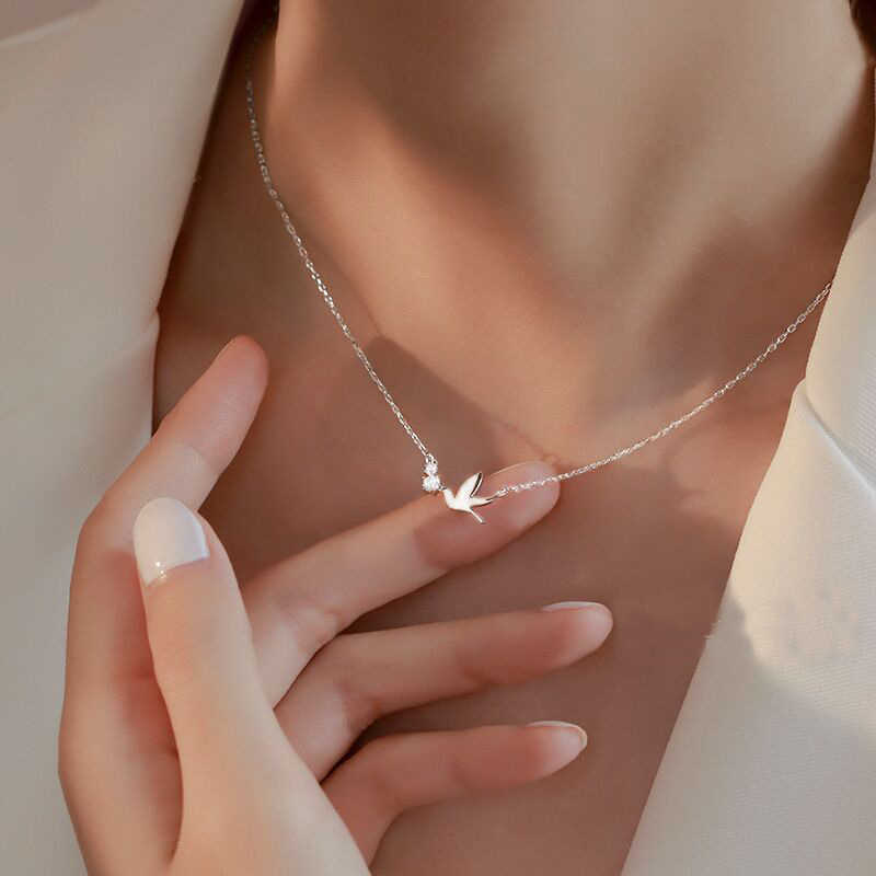 

Pendant Necklaces Korean Silver Color Cute White Dove Necklace for Women Fashion Simple Temperament Zircon Clavicle Chain Necklace Jewlery AA230526